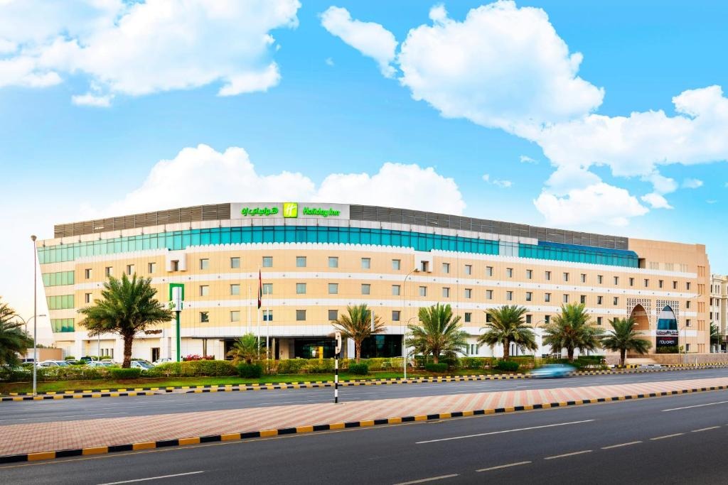 هتل هالیدی این